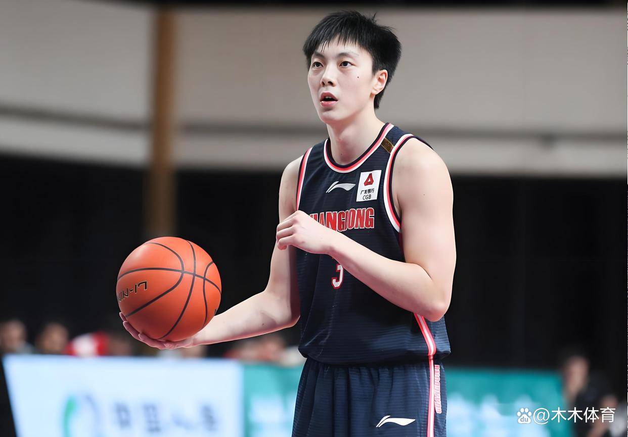 平博体育-北控3换1报价胡明轩，新疆换外教，广厦核心打野球，吴前续约1年的简单介绍