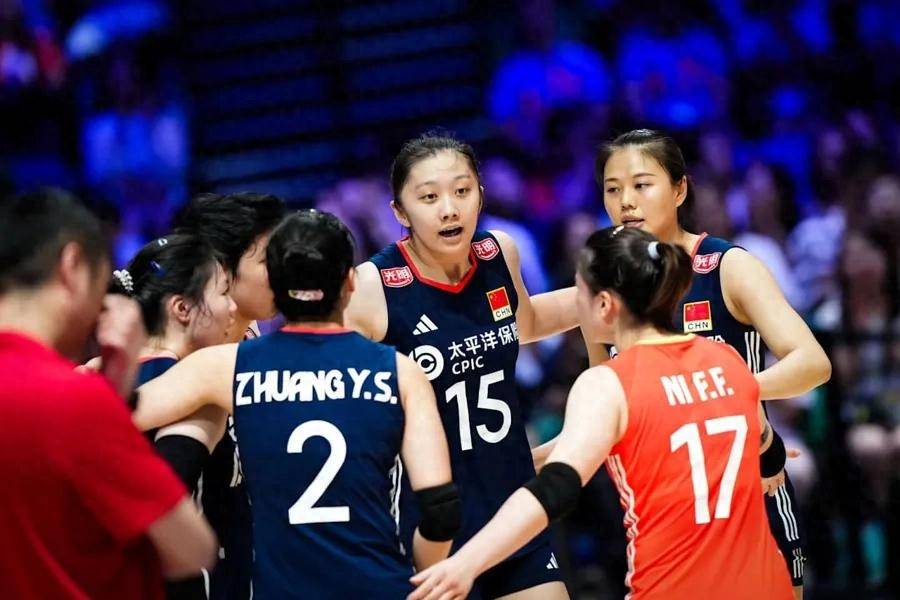 世联赛-女排0-3送意大利8连胜单局30-32饮恨(中国女排世联赛4连胜)