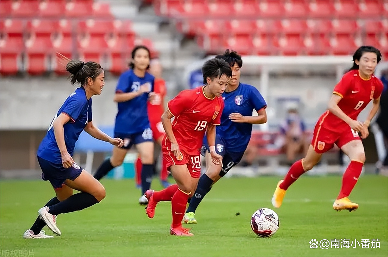 包含东亚杯-补时险失球中国女足雨战0-0日本队无缘冠军的词条