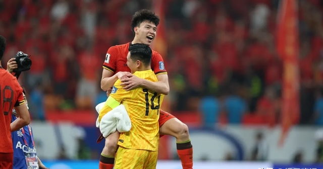 平博体育-正直播东亚杯-国足VS韩国王钰栋蒯纪闻首发(国足打韩国比赛)
