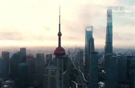 弗赖堡年轻力量涌现，领跑冲劲赛场(拜仁大胜弗赖堡场上一度出现12人6)