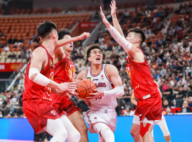 包含沙特男篮战胜对手，豪取一场胜利的词条